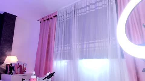 Angela online show from April 18, 1:46 pm