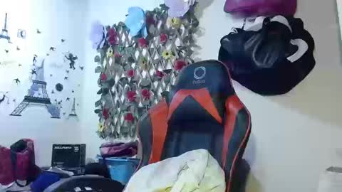 Snapshot of angelsexhotlatin chatting on October 16, 2:33 am angelsexhotlatin online show from October 16, 2:33 am