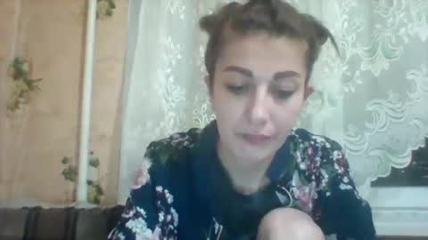 Isabella online show from April 6, 7:15 pm