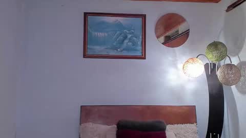 Angel Fox online show from February 25, 1:43 pm