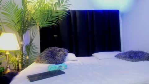 Snapshot of angi_lozano chatting on September 11, 3:30 am angi_lozano online show from September 11, 3:30 am