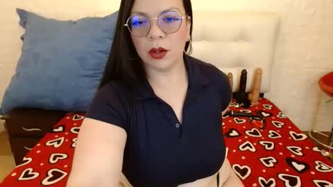 Angie online show from November 8, 7:17 pm