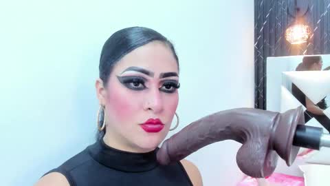 Snapshot of angie_will chatting on February 15, 11:36 pm A N G I E. online show from February 15, 11:36 pm