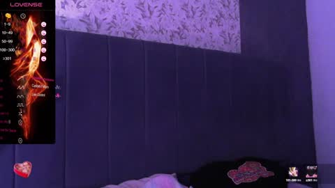 Snapshot of angiebaxter chatting on February 26, 12:52 am Angiebaxt online show from February 26, 12:52 am