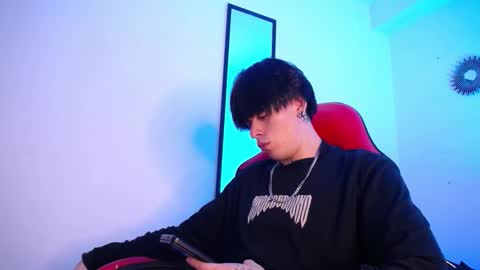 anhonymus online show from November 30, 5:03 am