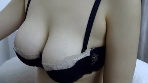 anianqueen online show from March 4, 3:42 pm