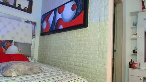 laura  online show from February 21, 4:51 am