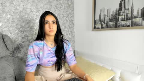 anika_h online show from April 21, 12:12 pm