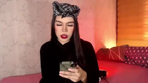 Snapshot of anikkafox chatting on September 23, 3:00 am Nikka online show from September 23, 3:00 am