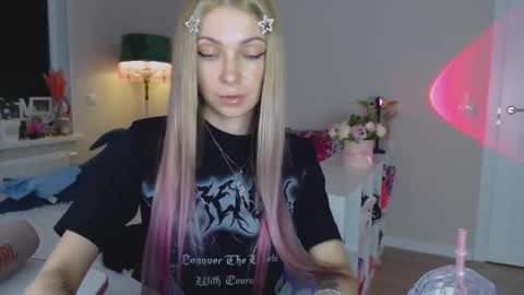 anita_moon_ online show from October 23, 2:18 pm