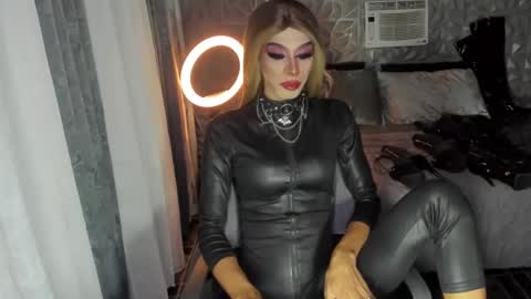 Miss Ann online show from February 20, 1:30 pm