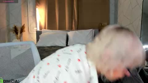 ann_annise online show from February 17, 12:53 am