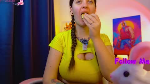 Ann online show from April 3, 1:51 pm