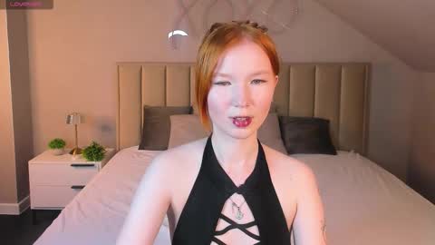 Snapshot of anna_patterson chatting on September 12, 8:27 am Anna online show from September 12, 8:27 am