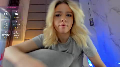 Anna online show from February 6, 7:12 am