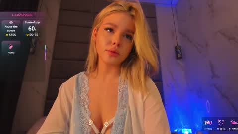 Snapshot of anna_robinson chatting on October 16, 1:49 am Anna online show from October 16, 1:49 am