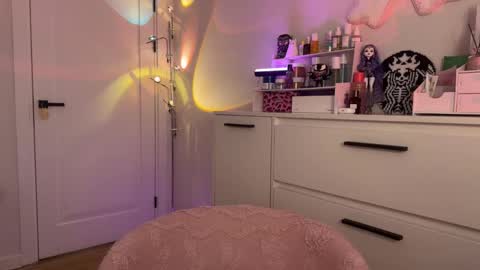 Anna online show from March 7, 5:40 am