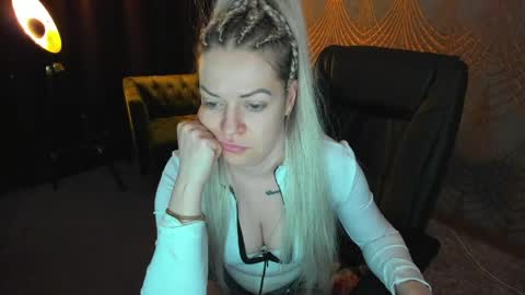 anna_snow9 online show from April 21, 3:46 am