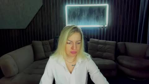 Snapshot of anna_snow9 chatting on October 10, 5:57 am anna_snow9 online show from October 10, 5:57 am