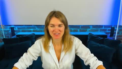 Annabel online show from October 25, 6:02 am