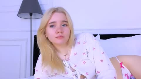 AnnaBelle online show from October 29, 2:46 am