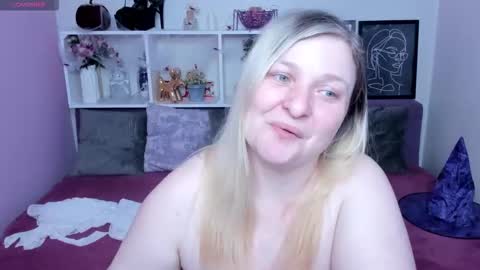 AnnaCherri online show from October 31, 4:24 am