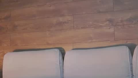 annasplash online show from December 14, 6:52 am