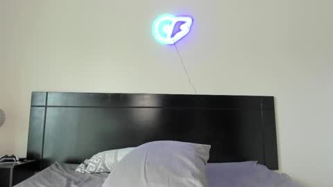 Anna online show from March 8, 6:05 pm