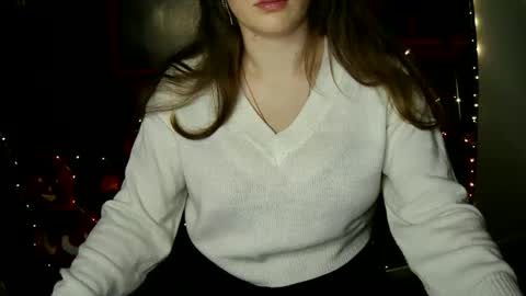 Snapshot of annbelll chatting on October 5, 5:09 pm Bella online show from October 5, 5:09 pm