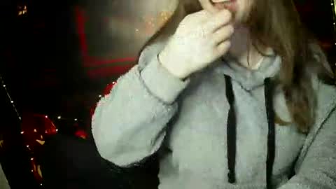 Snapshot of annbelll chatting on October 15, 12:06 pm Bella online show from October 15, 12:06 pm