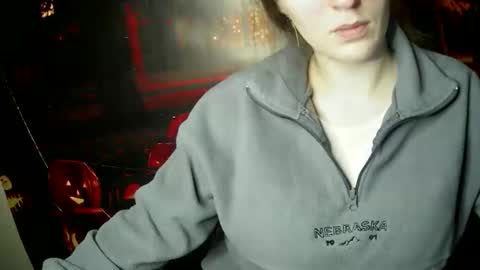 Snapshot of annbelll chatting on October 17, 5:17 pm Bella online show from October 17, 5:17 pm