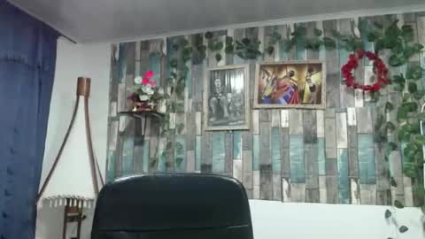 Snapshot of anne_castle86 chatting on October 20, 9:03 am Anne online show from October 20, 9:03 am