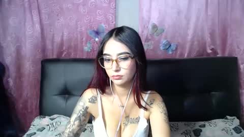 Snapshot of anne_jm chatting on September 26, 3:25 am Anne online show from September 26, 3:25 am