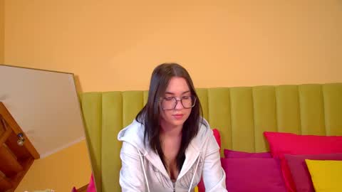 Snapshot of anneavery chatting on October 12, 6:39 am Anne online show from October 12, 6:39 am
