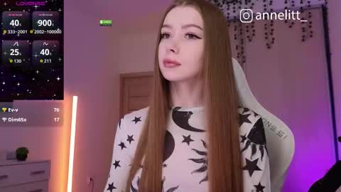 annelitt online show from November 28, 8:49 pm