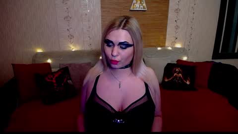 Snapshot of annessixreign chatting on January 2, 12:13 am AnnessixReign online show from January 2, 12:13 am