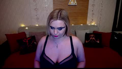Snapshot of annessixreign chatting on December 29, 12:20 am AnnessixReign online show from December 29, 12:20 am