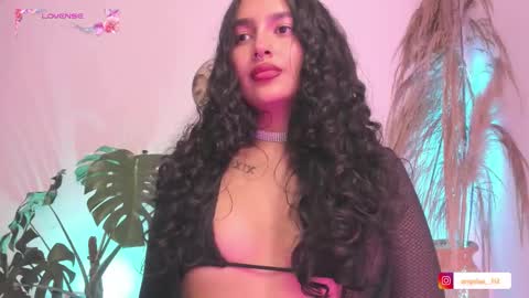 Snapshot of anngel_1 chatting on September 19, 9:40 pm Angel online show from September 19, 9:40 pm