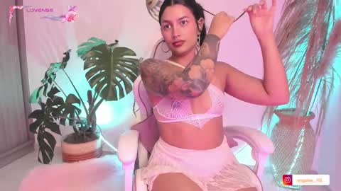 Snapshot of anngel_1 chatting on September 18, 5:28 pm Angel online show from September 18, 5:28 pm