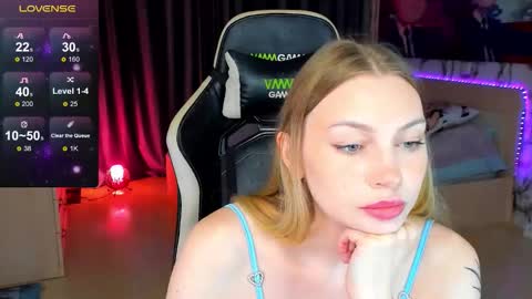 Snapshot of annie69kiss chatting on September 23, 8:59 pm Annie online show from September 23, 8:59 pm