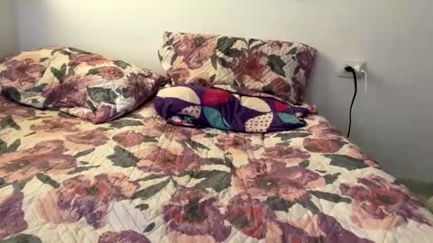 Annie  online show from December 17, 7:48 pm