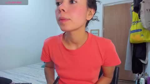 Snapshot of annie_rosse1017 chatting on October 18, 2:05 am annie_rosse1017 online show from October 18, 2:05 am