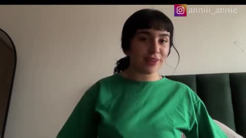 JEANNE no olvides seguirme dont forget follow me  uu online show from January 11, 10:38 pm