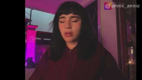 JEANNE no olvides seguirme dont forget follow me  uu online show from October 6, 1:45 am