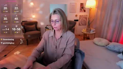 Annie online show from March 5, 6:44 am