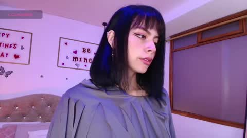 Annie online show from March 3, 9:33 am