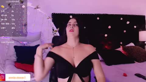 Snapshot of anniestone_ chatting on September 30, 11:32 am ANNIE online show from September 30, 11:32 am