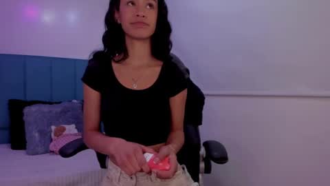 Annie Evans  online show from October 7, 2:35 pm