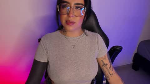 Snapshot of annikamerliahh_ chatting on October 16, 4:34 am Annika online show from October 16, 4:34 am
