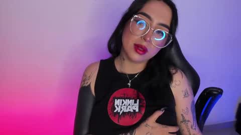 Snapshot of annikamerliahh_ chatting on October 9, 4:40 am Annika online show from October 9, 4:40 am